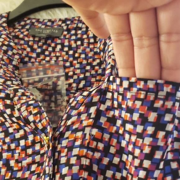 THE LIMITED Super Cute Blouse w/ pocket - Picture 3 of 6